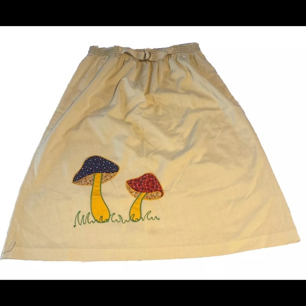 Vintage Jilly Women's 1970s A-line Skirt  Enbriodered  Mushrooms Size S
